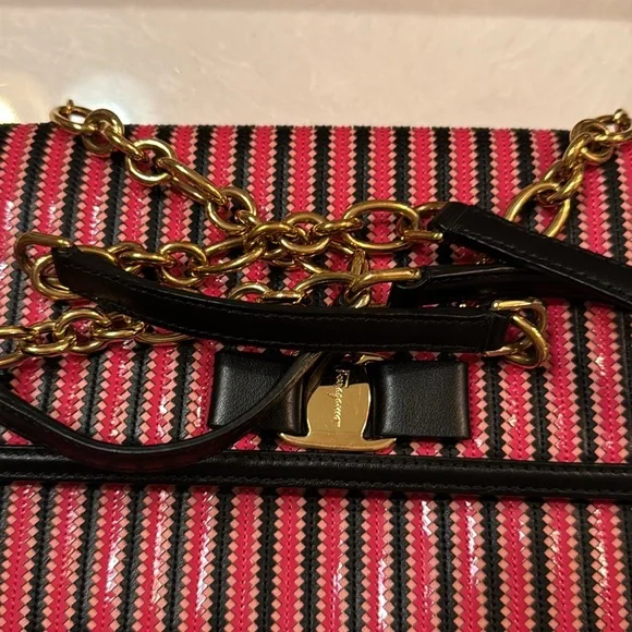 Salvatore Ferragamo bag. - Picture 8 of 9